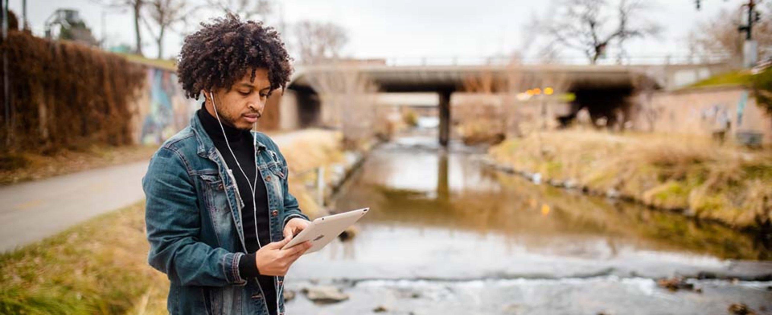 Online MSU Denver student learning outside the classroom